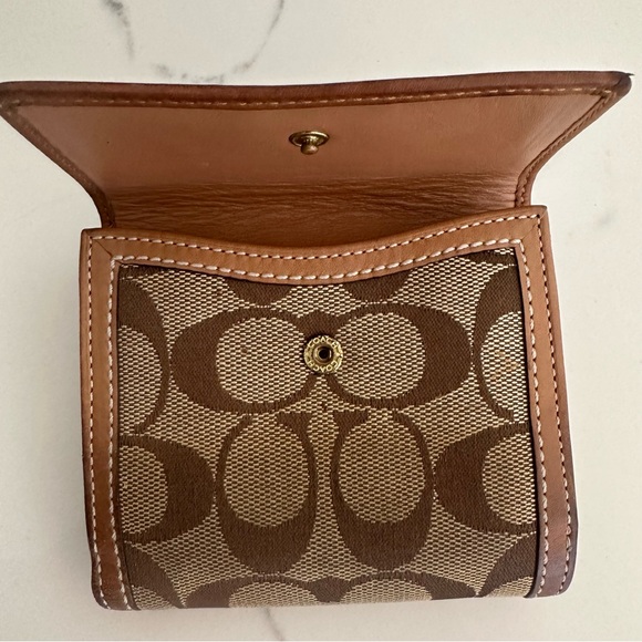Vintage Coach Leatherware Trifold Wallet in Jacquard Fabric in Tan and Brown - Picture 5 of 7